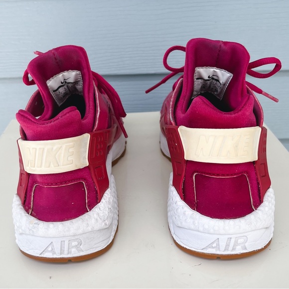Nike Air Huarache Run Fuchsia Sneaker Shoes - Picture 3 of 11